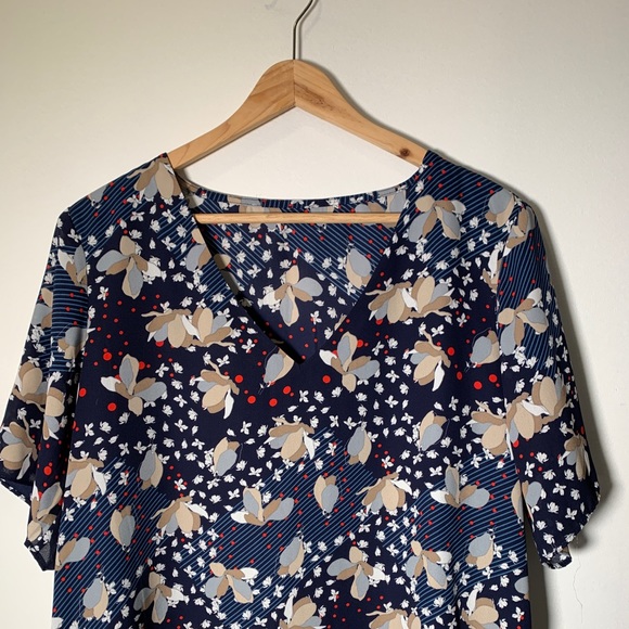 Vintage Floral Blouse - Picture 2 of 2